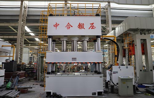 1000噸三梁四柱液壓機（特點、參數(shù)、應(yīng)用）