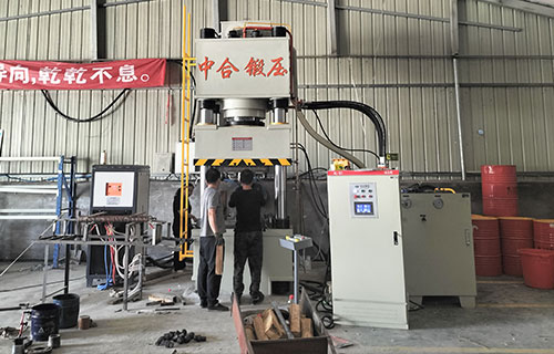 如何選擇適合的500噸四柱液壓機(jī)？