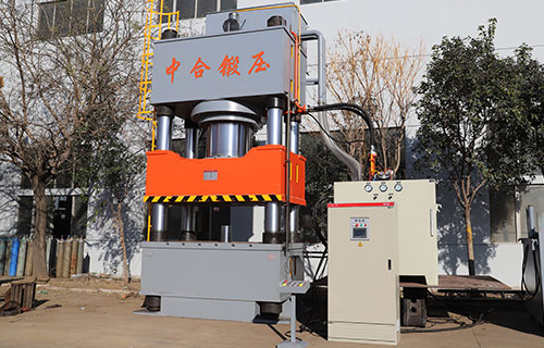 如何選擇適合的滕州2000噸四柱液壓機(jī)？
